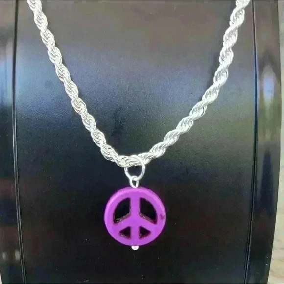 Purple howlite turquoise peace necklace - Picture 1 of 3